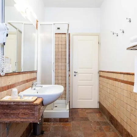 Hotel La Ferte 3*