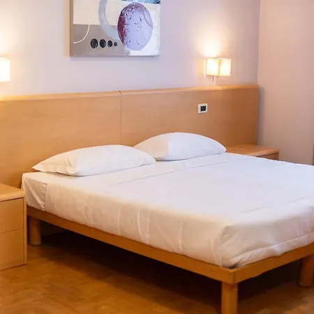 La Ferte Otel 3*