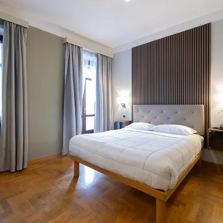 Hotell La Ferte Asti