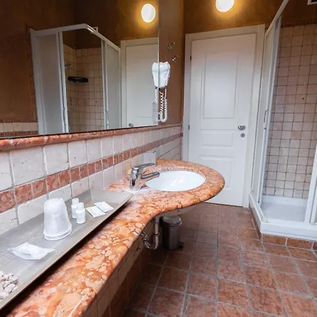 Отель La Ferte 3*