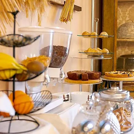 Hotel La Ferte 3*