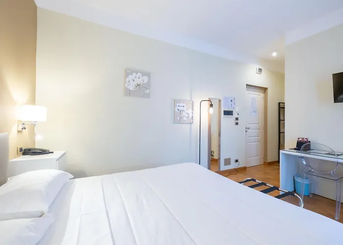 Hotel La Ferte 3*